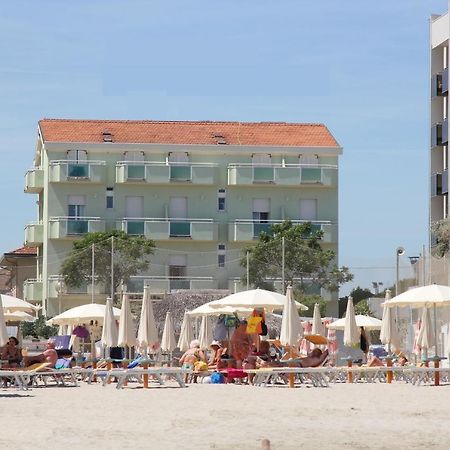 Hotel Rosati Ріміні Екстер'єр фото