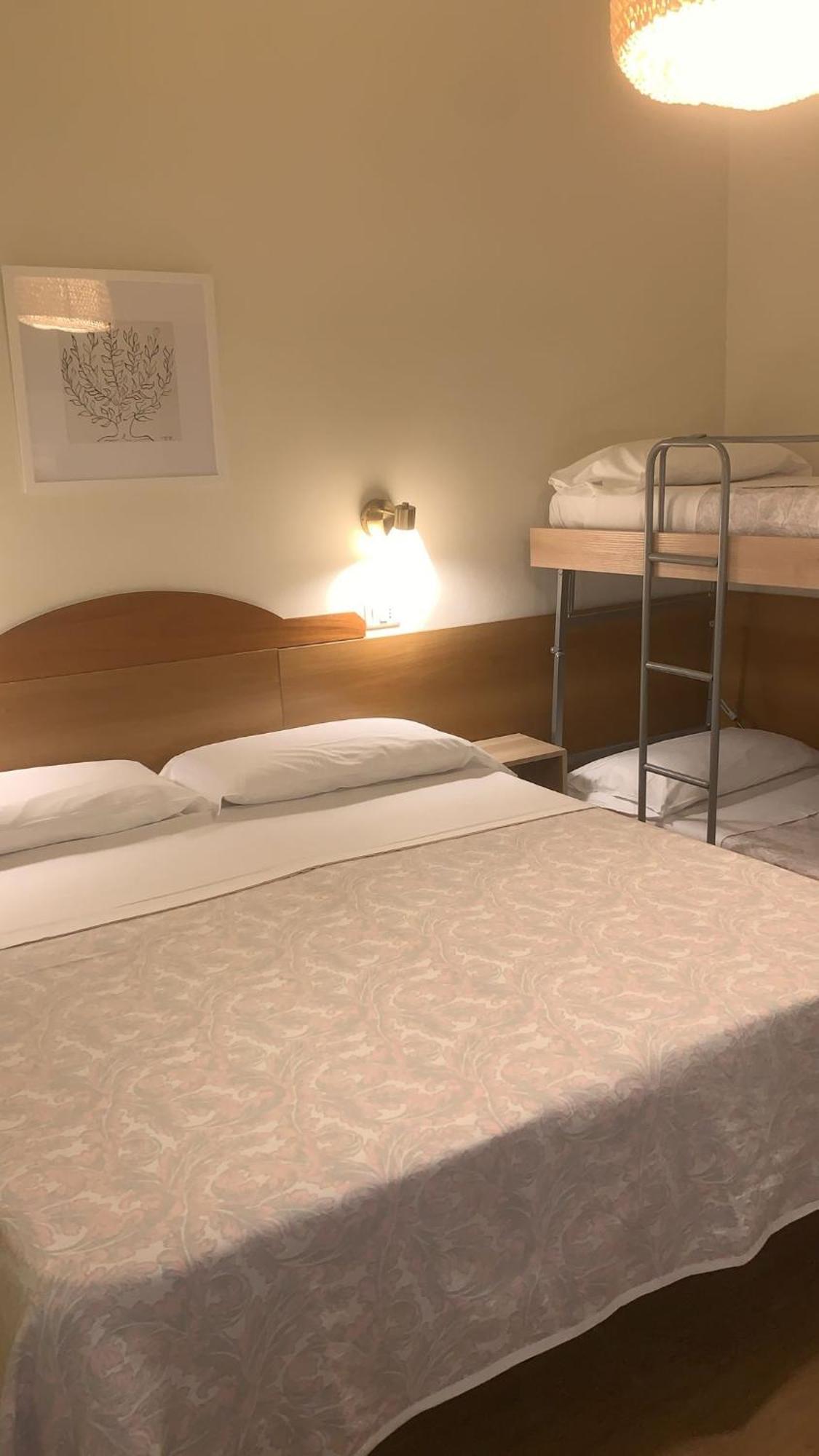 Hotel Rosati Ріміні Екстер'єр фото